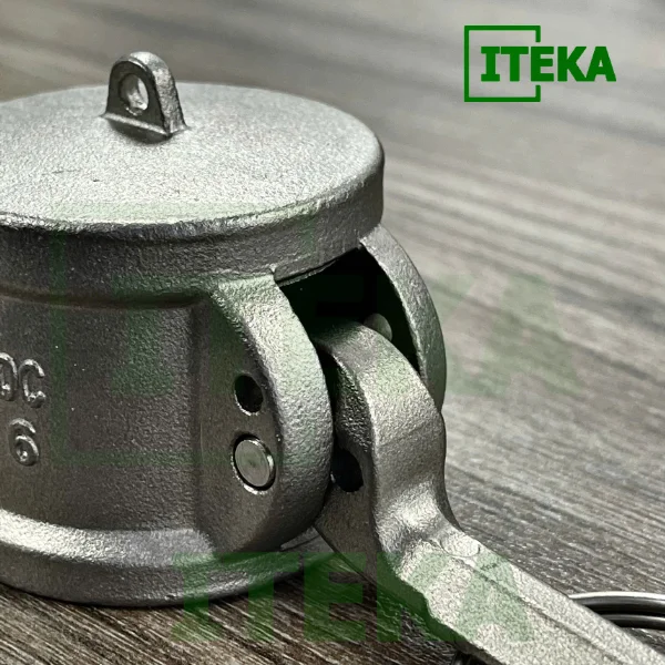 Tay cam của Camlock type DC giúp kẹp giữ chặt các đầu đực khi kết nối